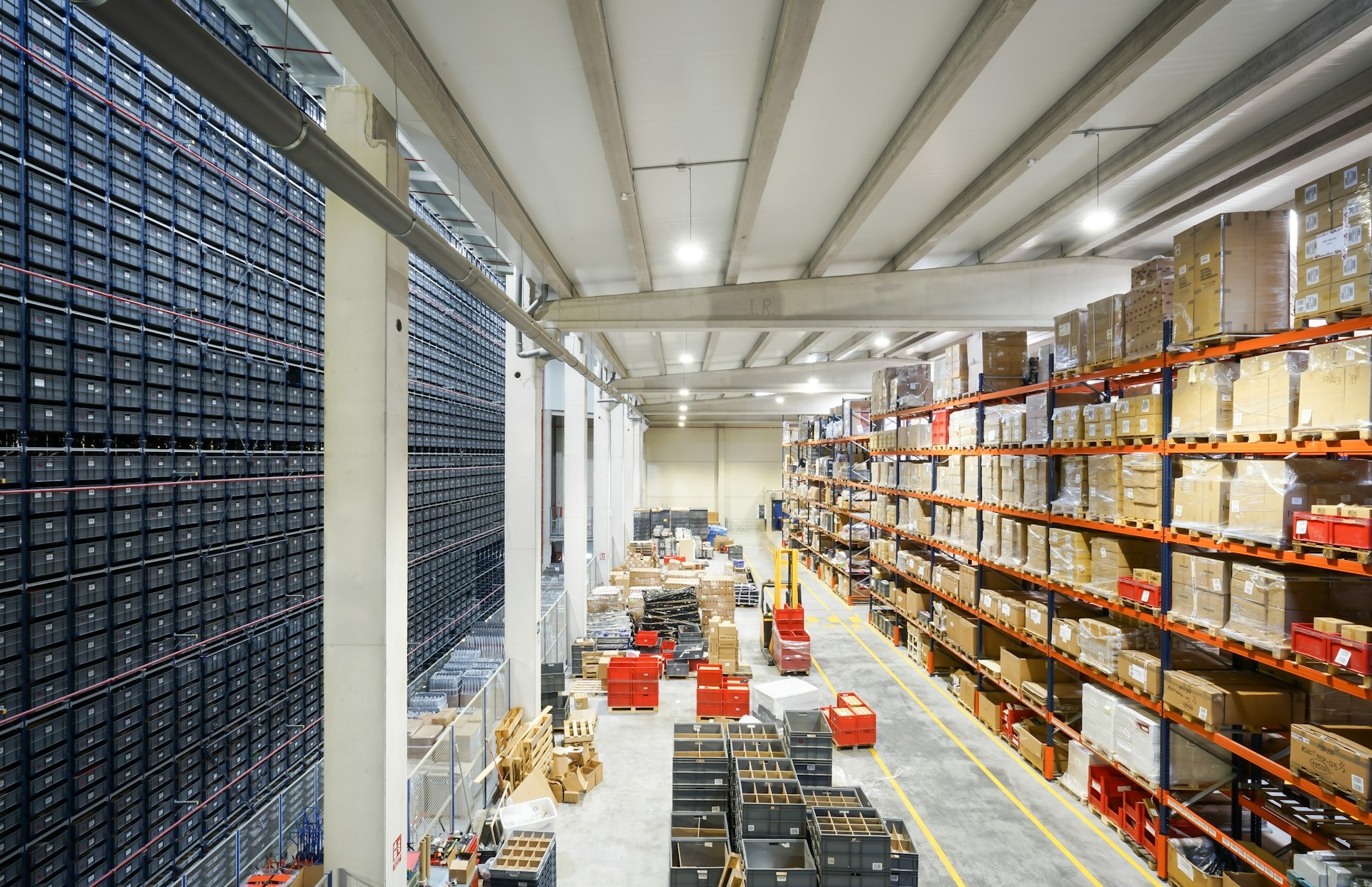a large warehouse filled with lots of boxes